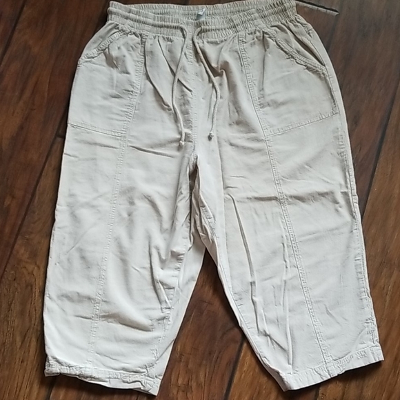 Studio Pants - Womens capris